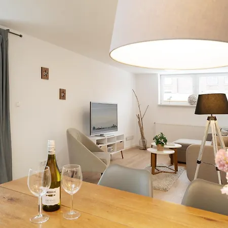 Haus Strandgefluester Seestern 아파트 *